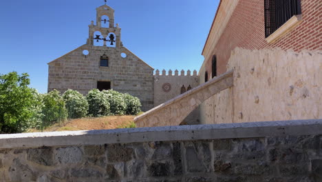 Bodega-Gotica-Es-Una-Empresa-Familiar-Que-Lleva-Varias-Generaciones-Produciendo-Uva-En-El-Municipio-De-Rueda-1