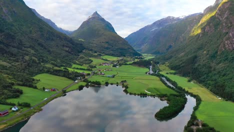 imágenes aéreas de la hermosa naturaleza de noruega