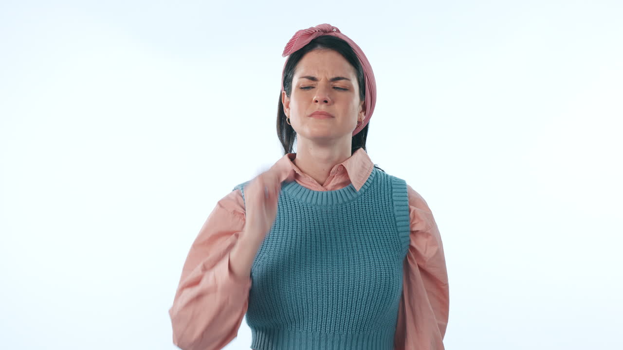 통증, 소진, 그리고 두통을 고 있는 여성