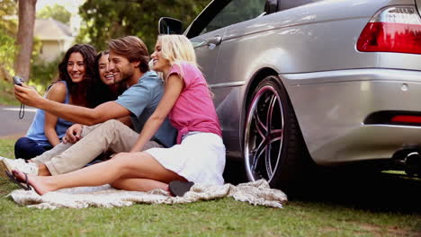 Friends-enjoying-nature-and-take-photo