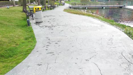 parque de la ciudad en primavera