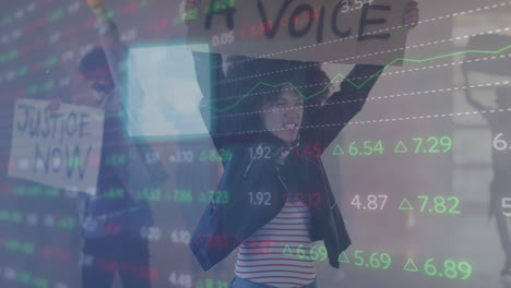 animación del procesamiento de datos financieros sobre diversas personas que protestan.