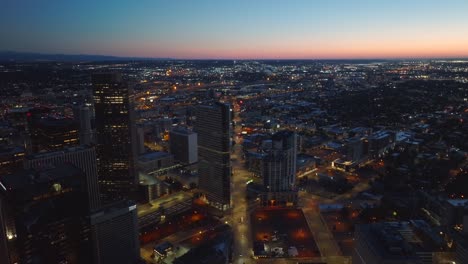 Amerikanische-Stadt-Bei-Sonnenaufgang