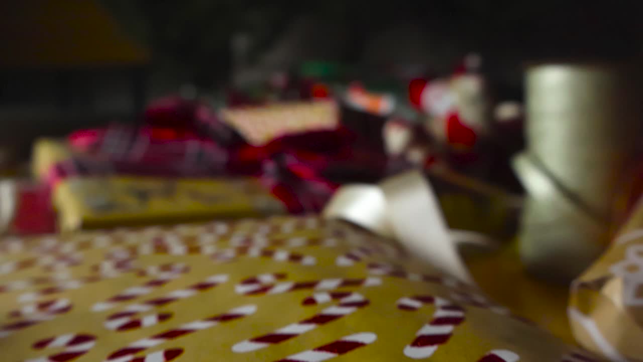 regalos de Navidad bajo el árbol