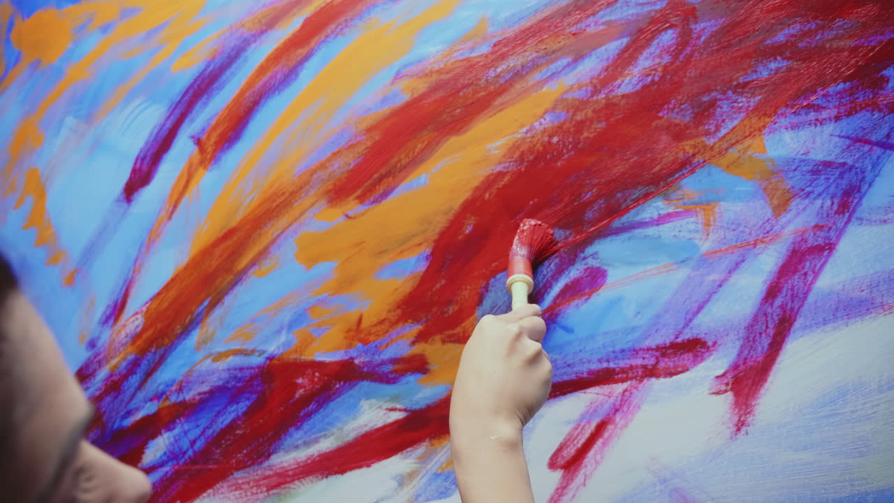 큰 카바나에 있는 페인트 브러쉬