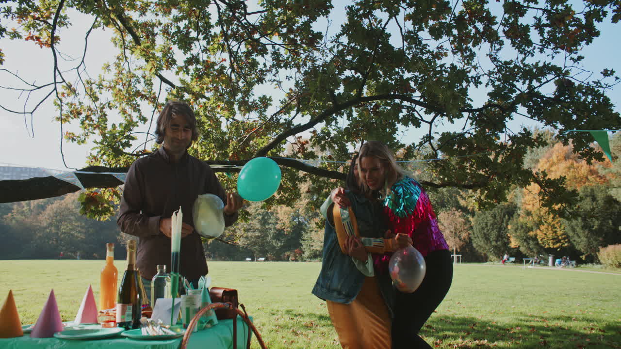 公園での誕生日のお祝い
