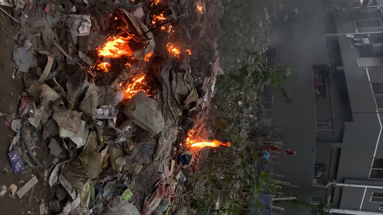 residuos secos quemados k videos formatos verticales aire