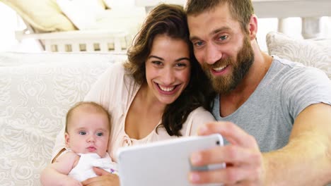 Happy-family-taking-a-selfie