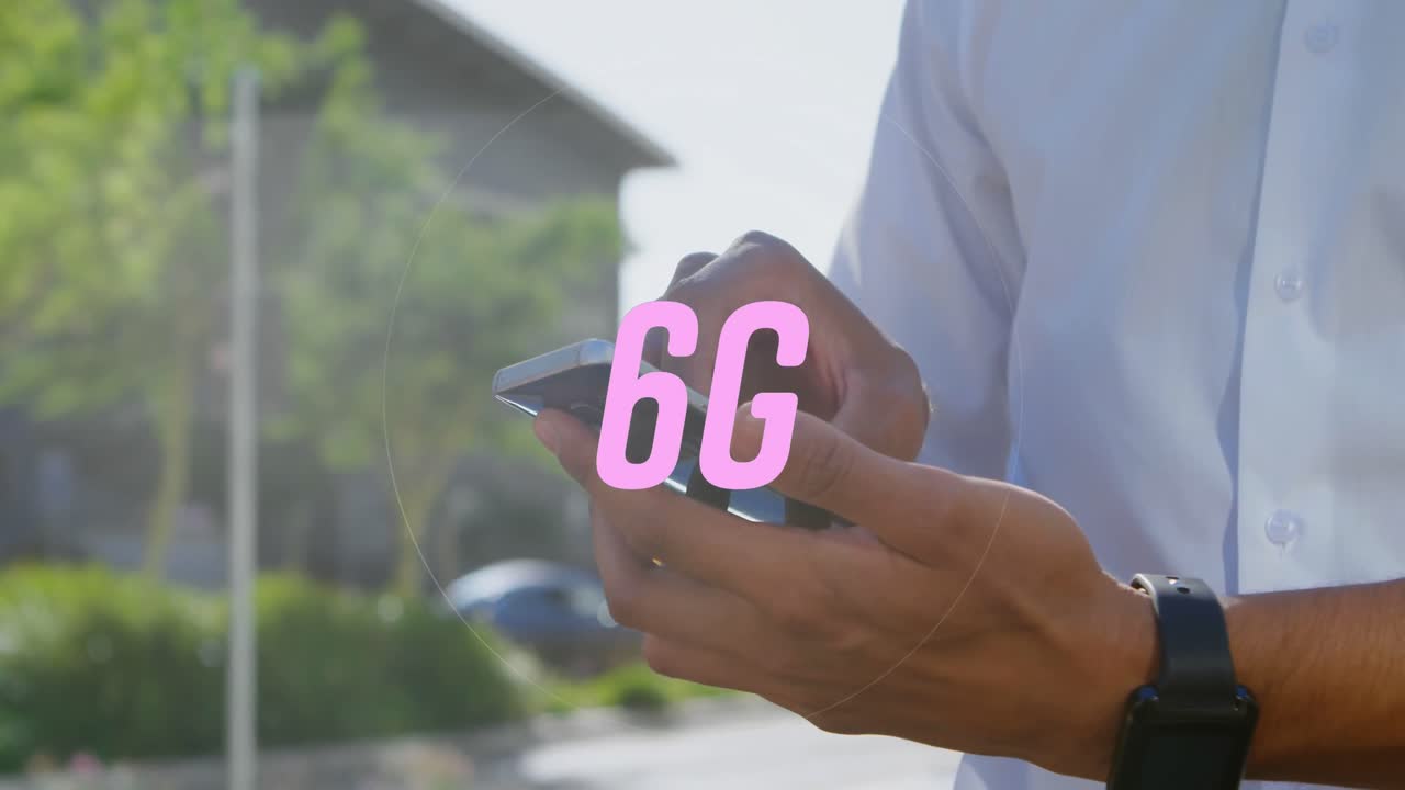 animación de texto de 6g sobre un hombre biracial usando un teléfono inteligente