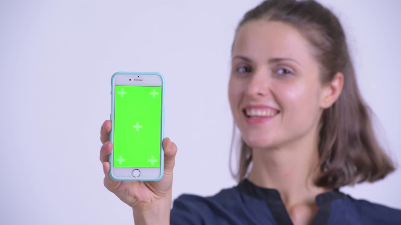 feliz joven hermosa mujer de negocios con teléfono