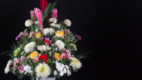 dispositivo di scorrimento disposizione cimitero panning colpo bianco sfondo nero