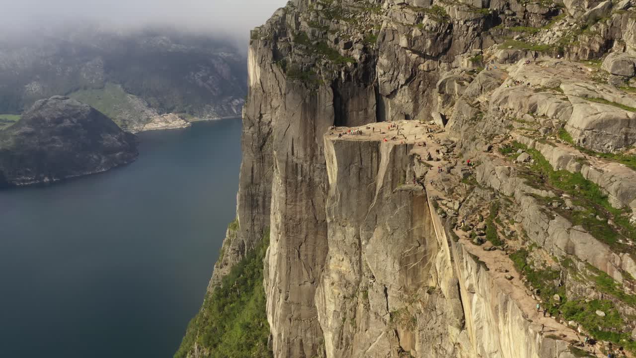 항공 영상 설교석 바위 preikestolen 아름다운 자연 노르웨이