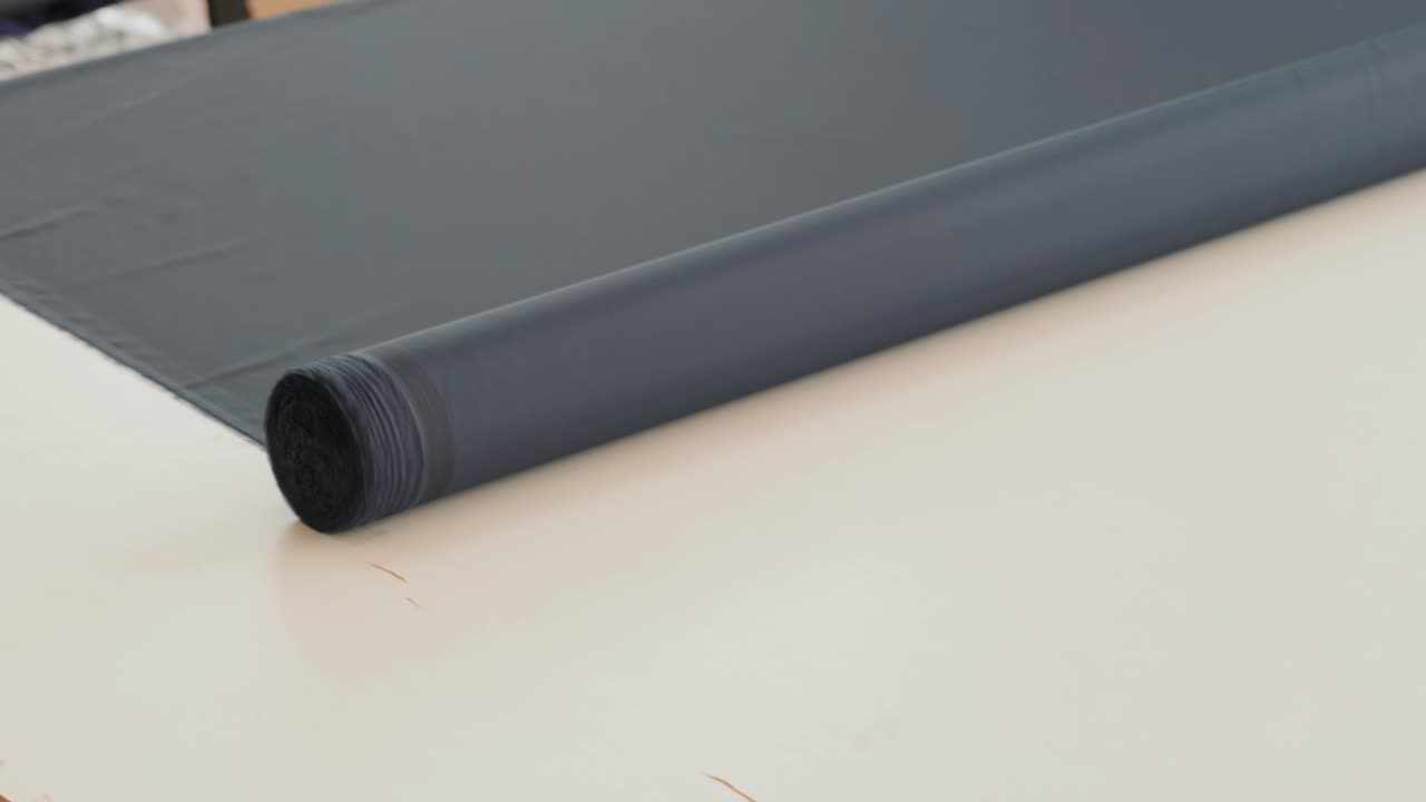 nuevo azul industrial, rollo negro.