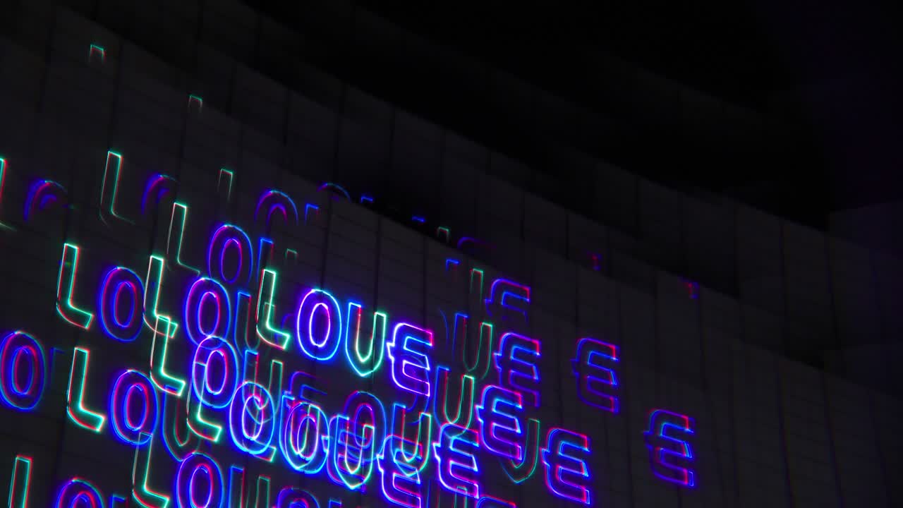 예술 건물 벽에 있는 레이저로 공개적으로 긍정적인 메시지를 공유하는 자유 투사