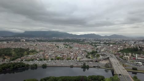 Drohnenbilder-Von-Mare,-Einer-Favela-In-Rio-De-Janeiro,-Brasilien-2