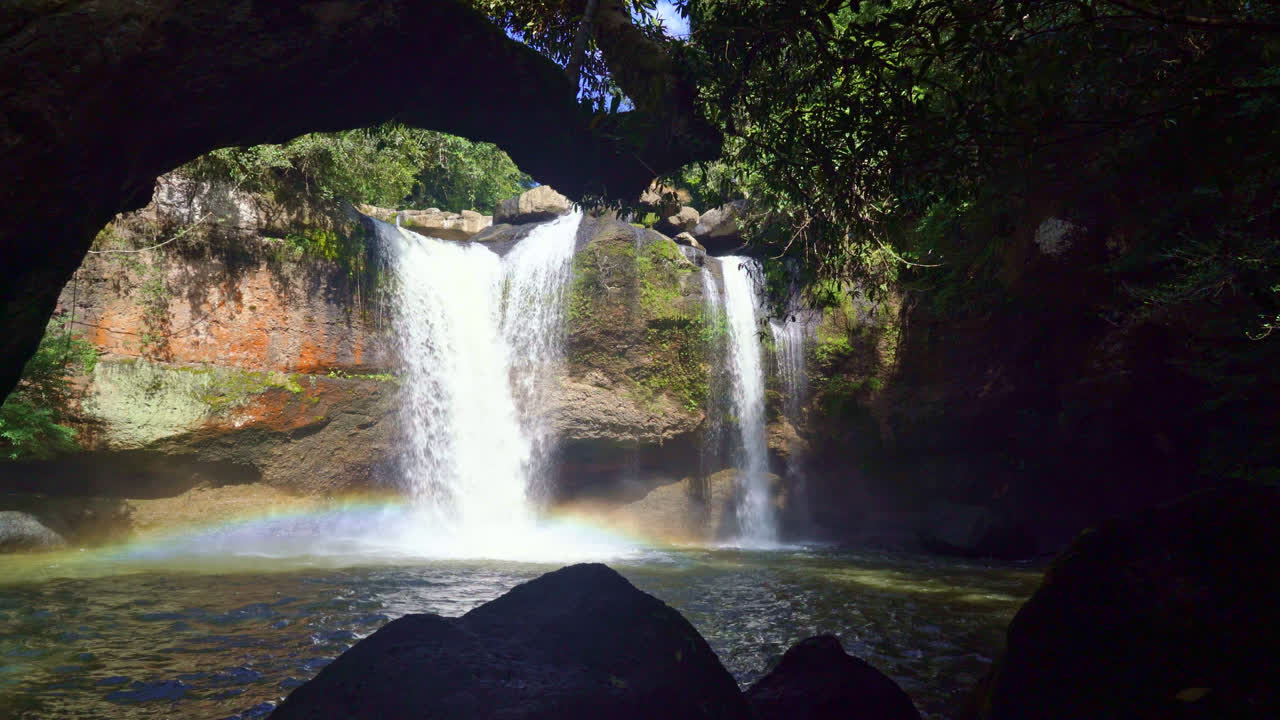 태국 카오 야이 국립 공원의 아름다운 haew suwat 폭포