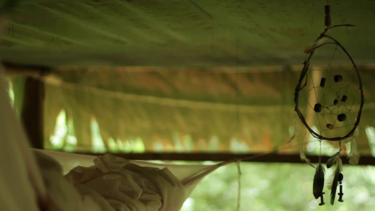 침대 옆 드림 캐처