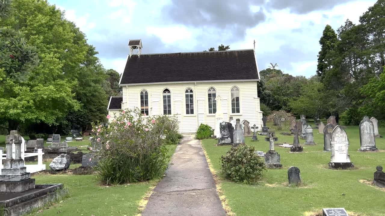 Wandeling naar de oudste houten kerk en begraafplaats van Nieuw-Zeeland in Russell: Christ Church, Kororāreka