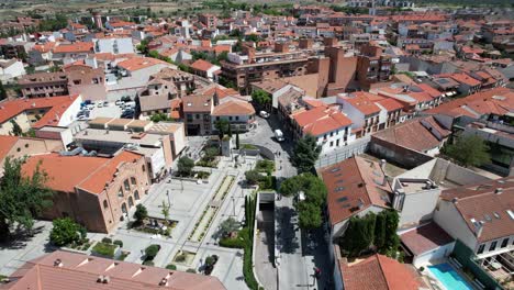 Theater-Square-in-the-Downtown-with-Swallows-Flying-everywhere,-Plaza-del-Teatro,-Naval-Carnero