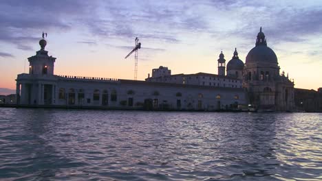 Anochecer-En-Los-Canales-De-Venecia-Italia-2