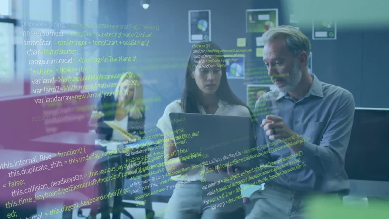 Animation af computersprog over forskellige kolleger, der diskuterer rapporter på en bærbar computer på kontoret