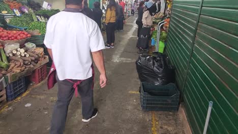 video of a fruit and vegetable market