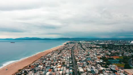 ciudad frente al mar de la playa de manhattan en california, estados unidos
