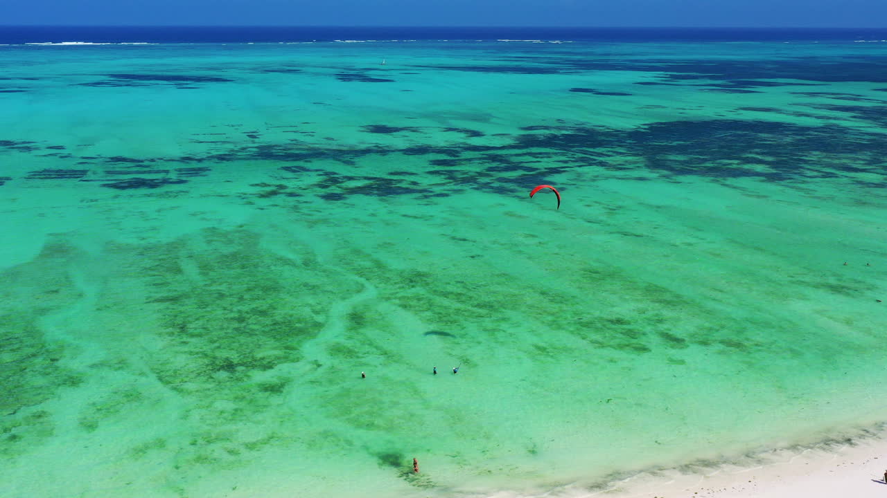 Zanzibar'da kite sörfü, Hint Okyanusu havadan görünüm