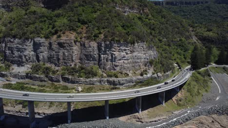 Fliegen-über-Die-Klippenbrücke