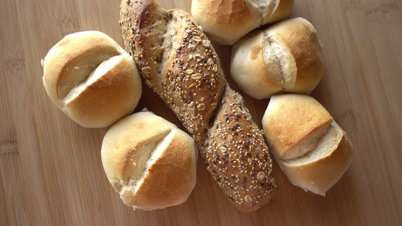 나무 바탕에 이 회전합니다.