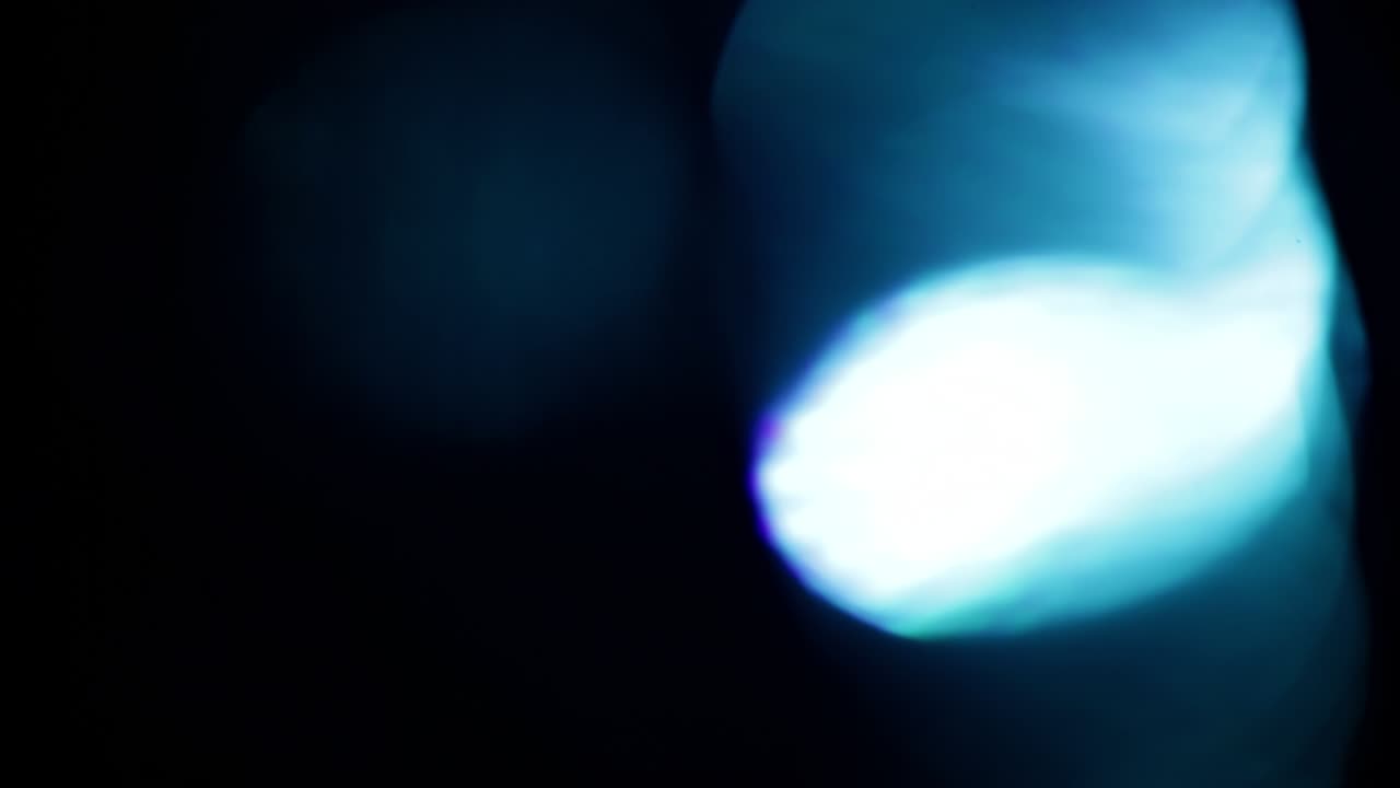 추상적인 유리 빛 누출 검은 바탕에 반사