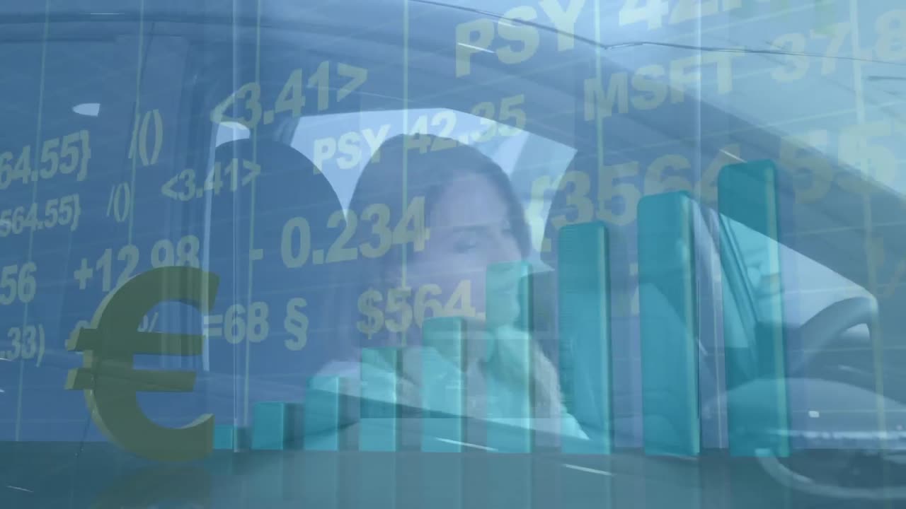 animación de procesamiento de datos sobre mujer caucásica en el coche