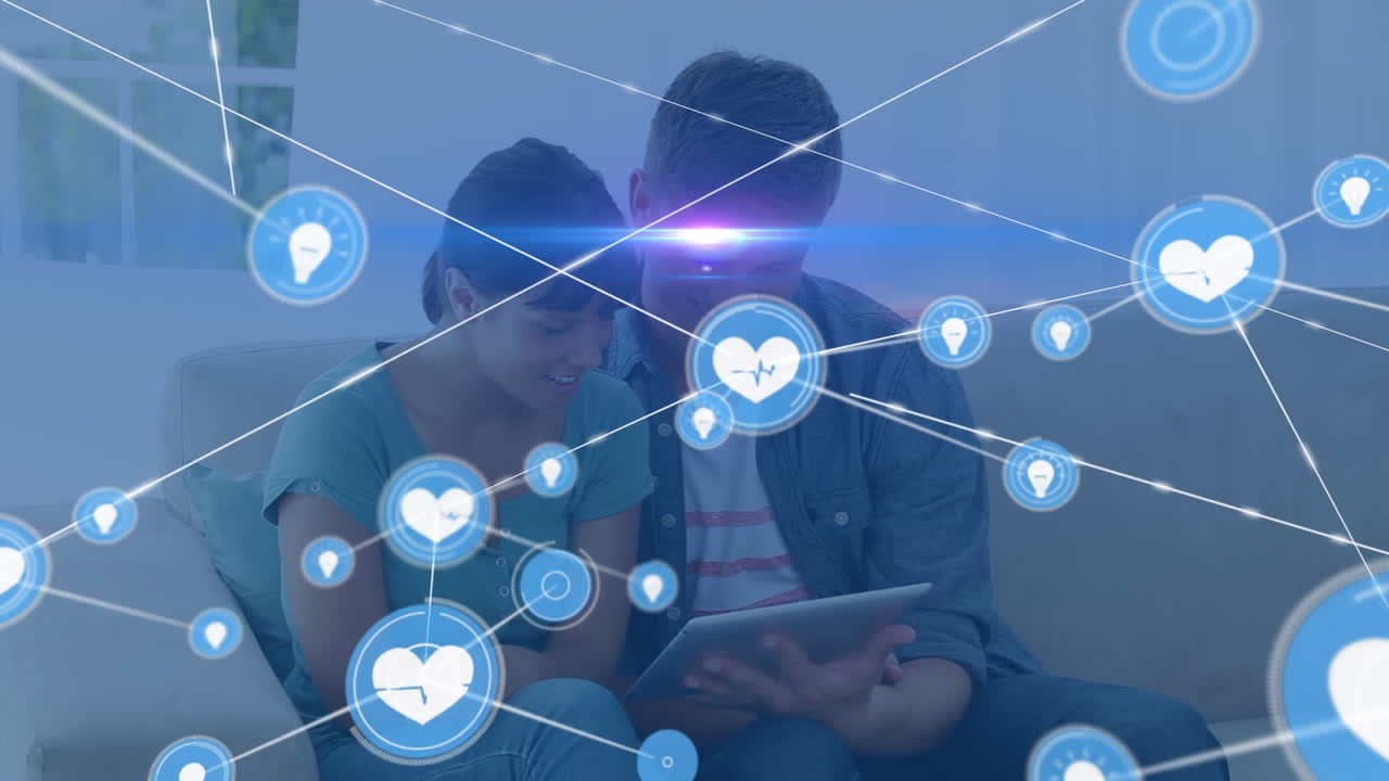 animación de la red de conexiones con iconos sobre parejas diversas usando tableta