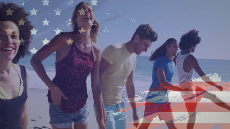 Animación-De-La-Bandera-Americana-Sobre-Amigos-Diversos-Felices-Caminando-En-La-Playa-Soleada