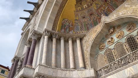 close up details of st mark's basílica de san marcos exterior, venice, italy