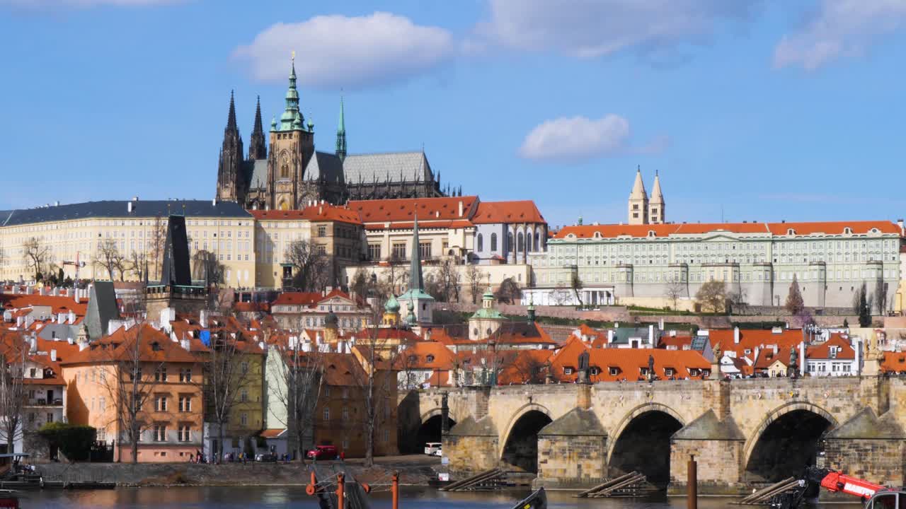 el castillo de praga con el st.