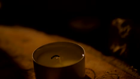 las velas de la luz del té se están apagando