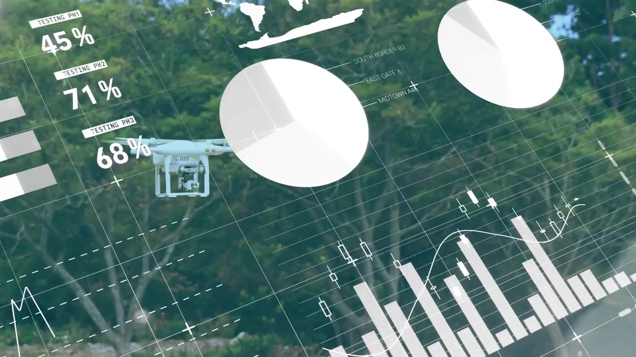 Claro de hierba mostrando una superposición de datos, luego un dron cuadricóptero blanco entra en el encuadre, actualizando los análisis.