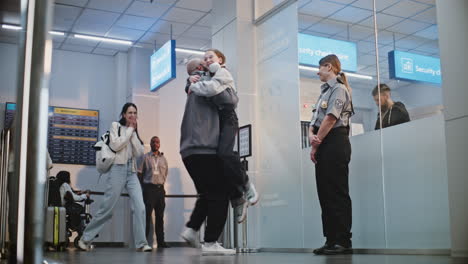 airport reunion and security