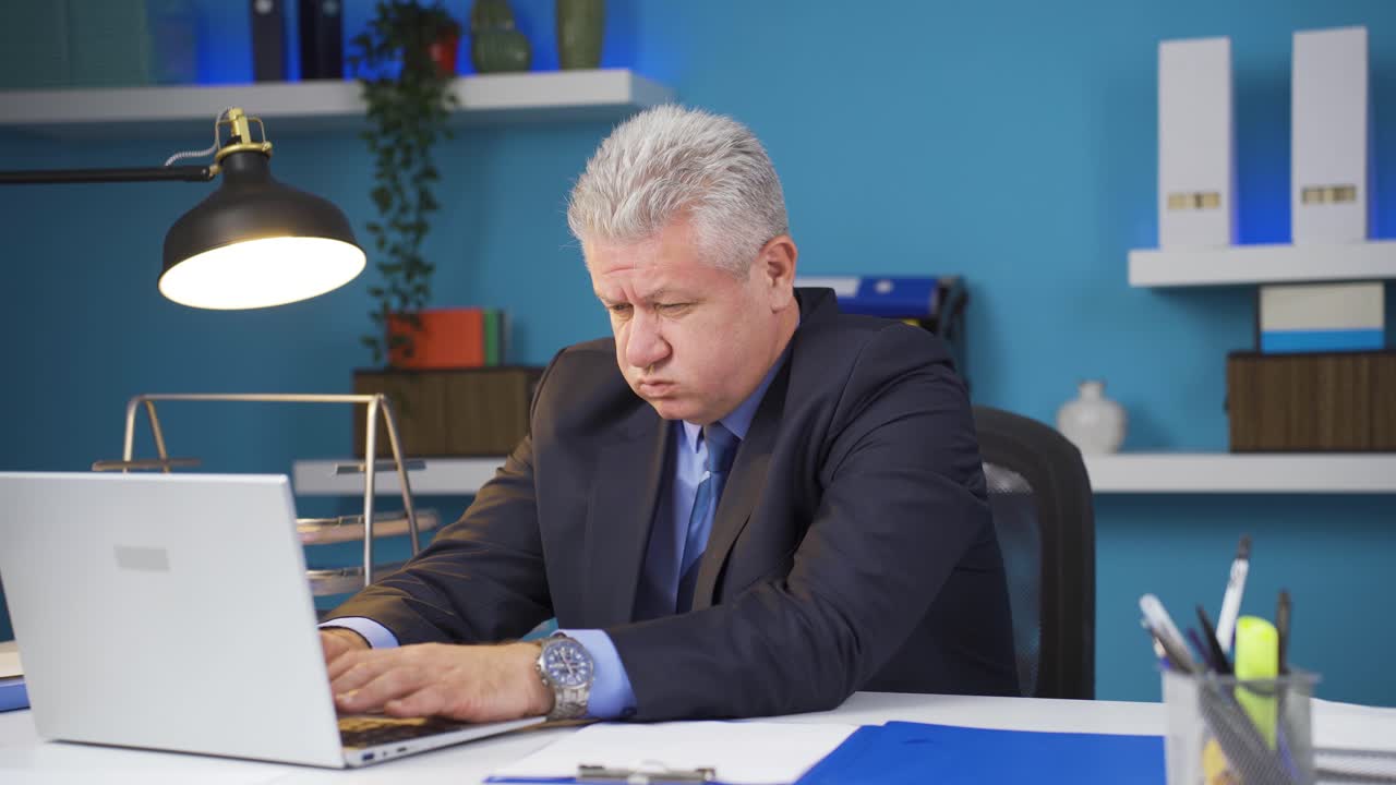 피곤한 사업가 불행하고 슬픈.