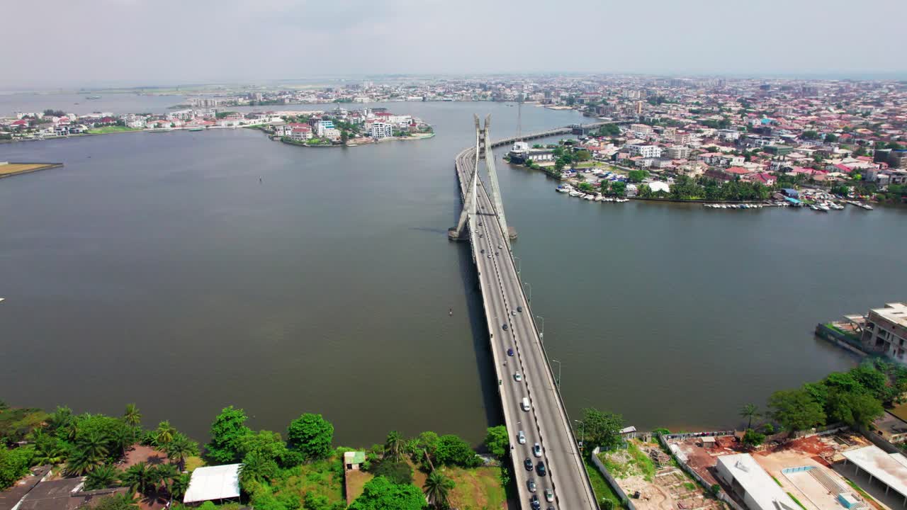 el puente de enlace lekki-ikoyi es un punto de referencia popular en lagos, nigeria