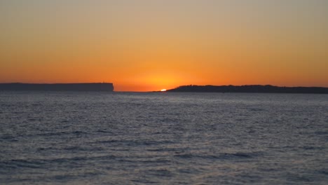amanecer sobre la costa australiana