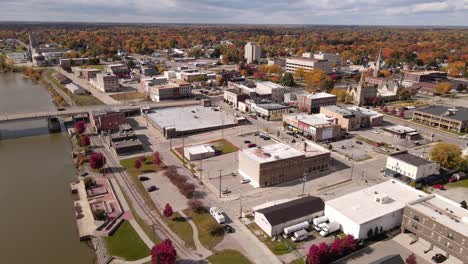 Opening-shot-of-Downtown-Saginaw,-Michigan,-USA,-and-Saginaw-River-in-the-fall