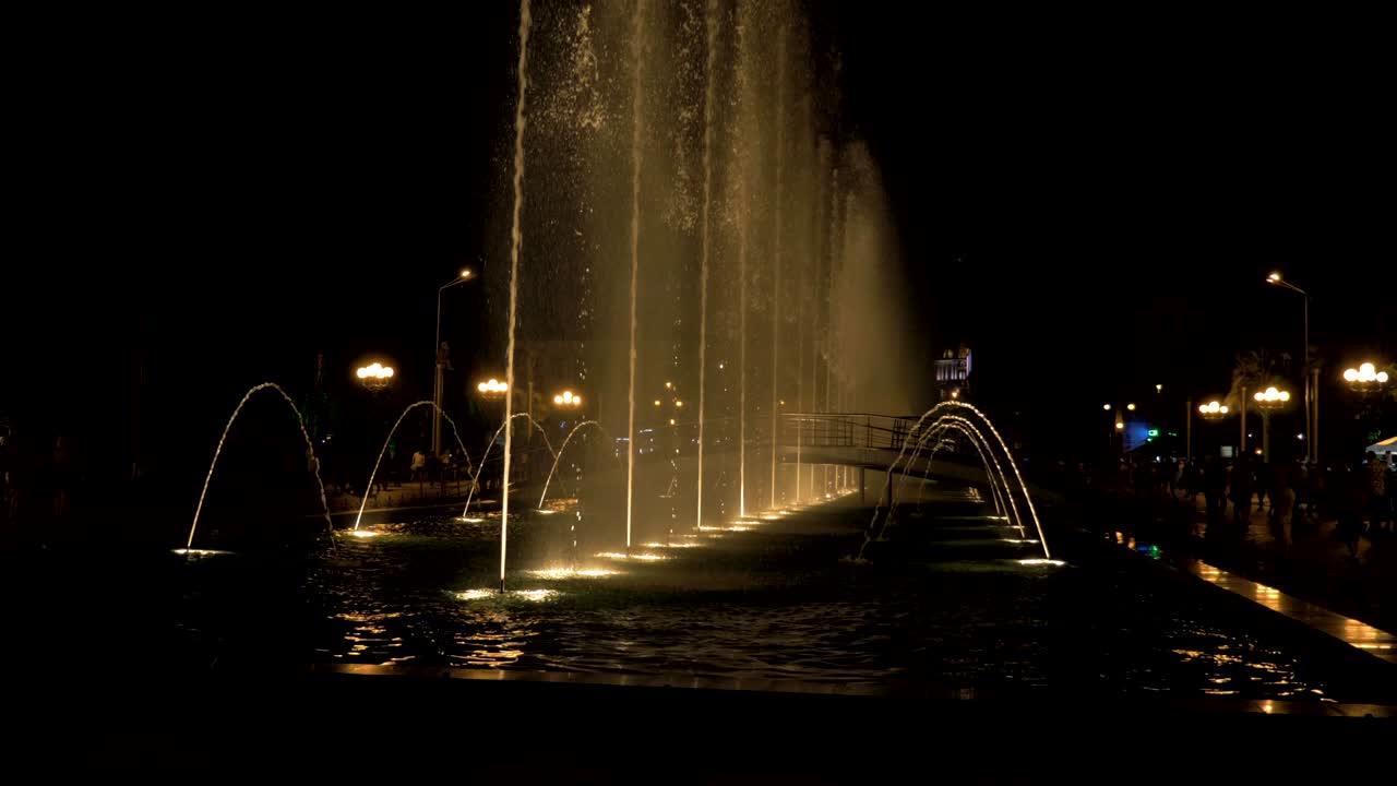 fuente en la noche - georgia
