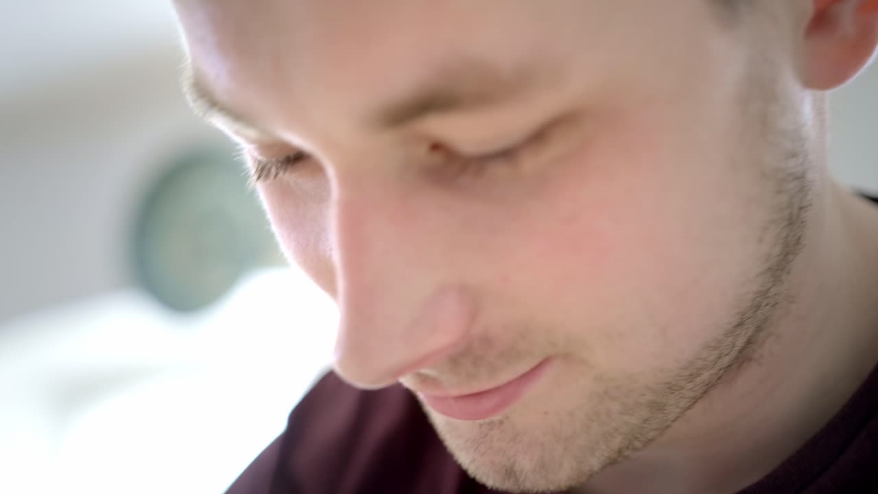 젊은 남자 의 클로즈업 초상화