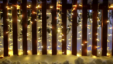 iluminación de año nuevo y navidad en forma de luces de colores, fondo, espacio de copia