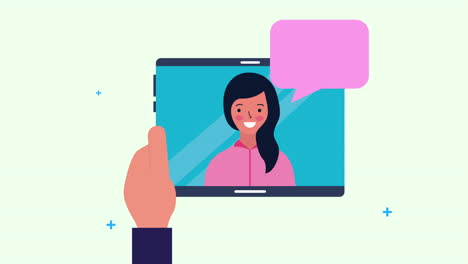 joven mujer de negocios en un dispositivo de tableta