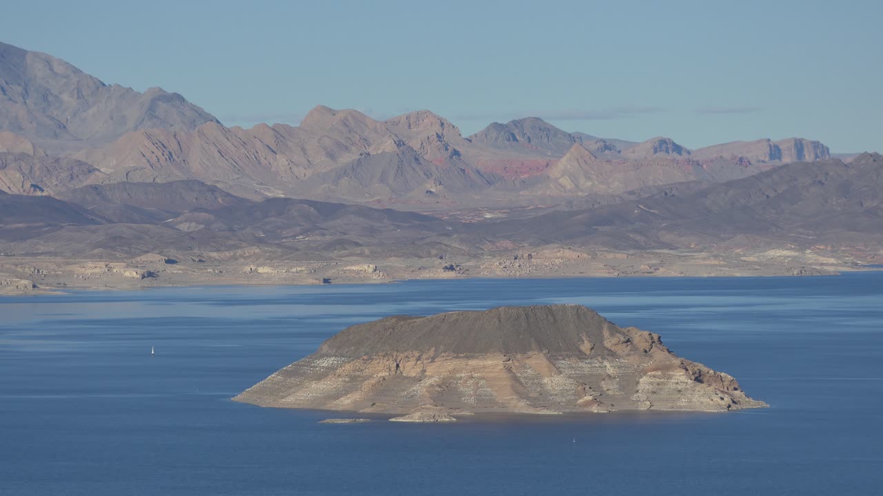 레이크 미드에 있는 섬의 설정 샷