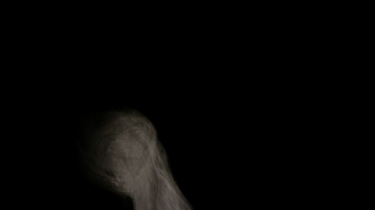 검은 바탕에 추상적인 색 물 증기