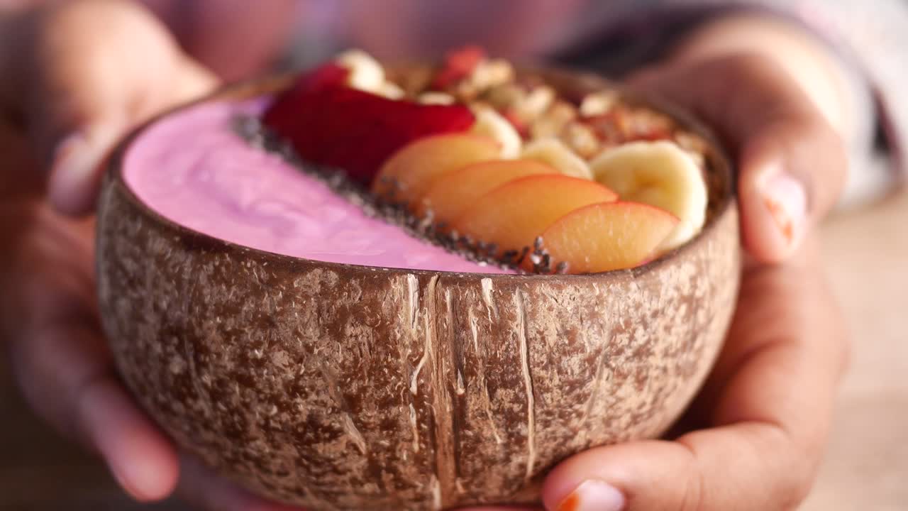 코코 질 에 담긴 건강 한 스무디 그